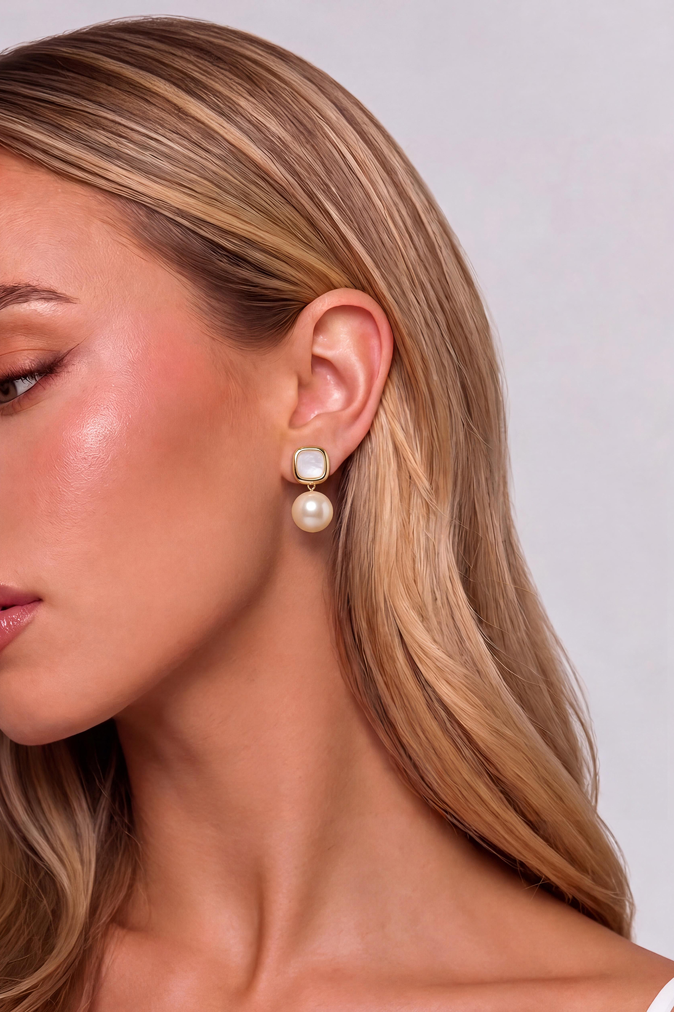 Soft Power Earrings Gold