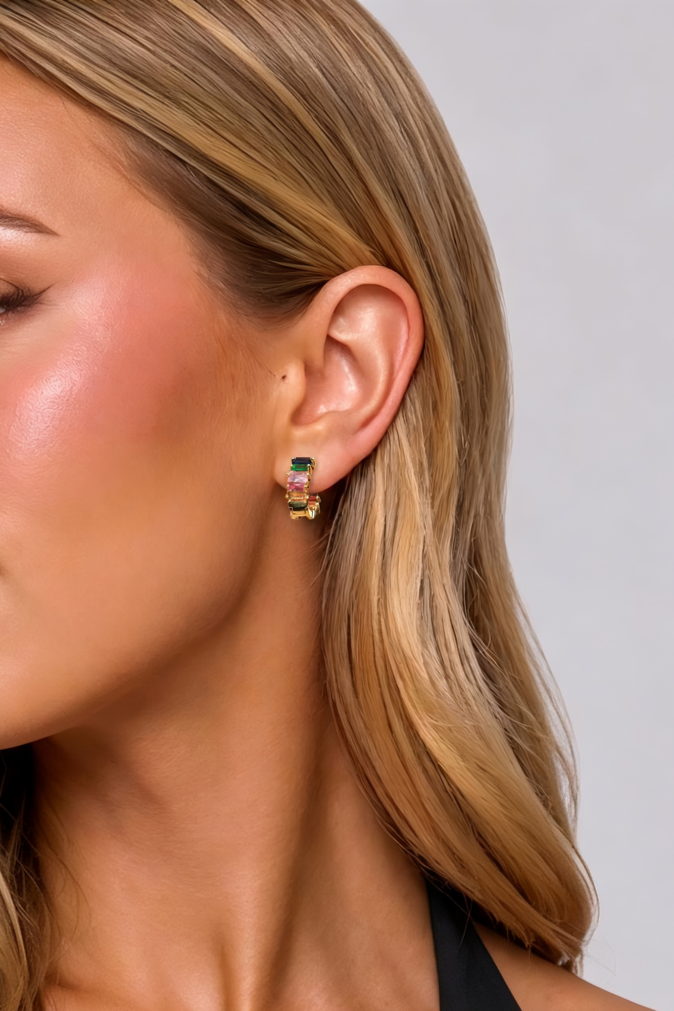 Classic Style Earrings Gold