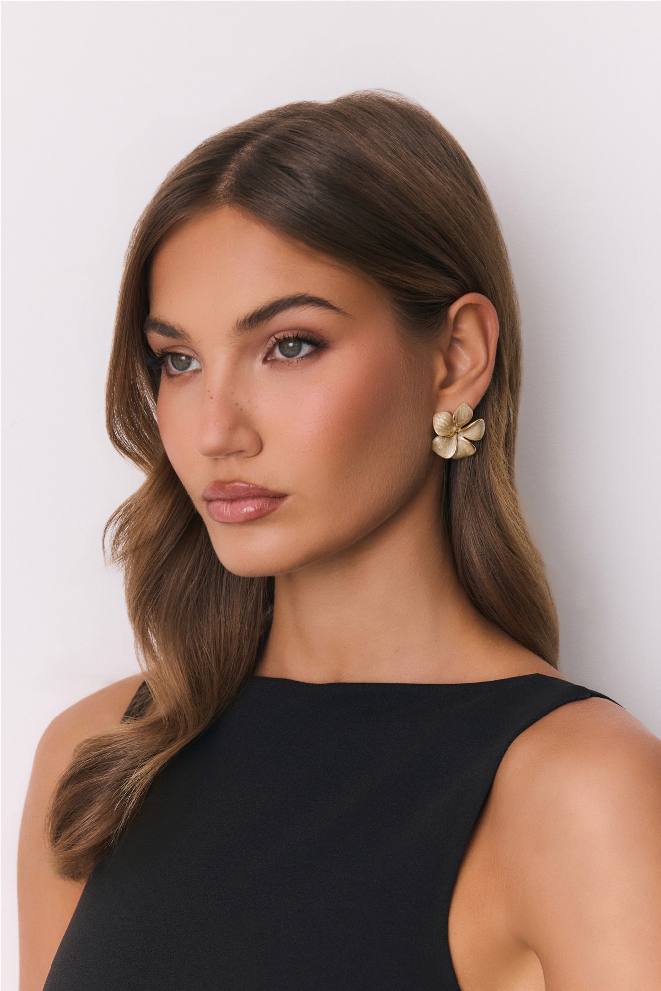 Young Floral Earrings Gold