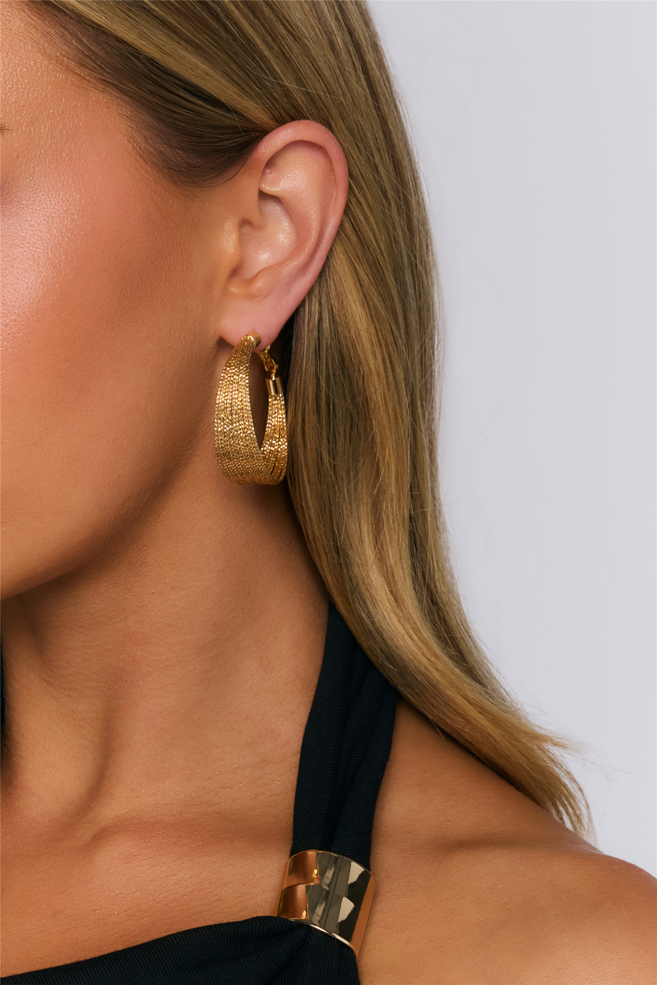 Her Entrance Earrings Gold