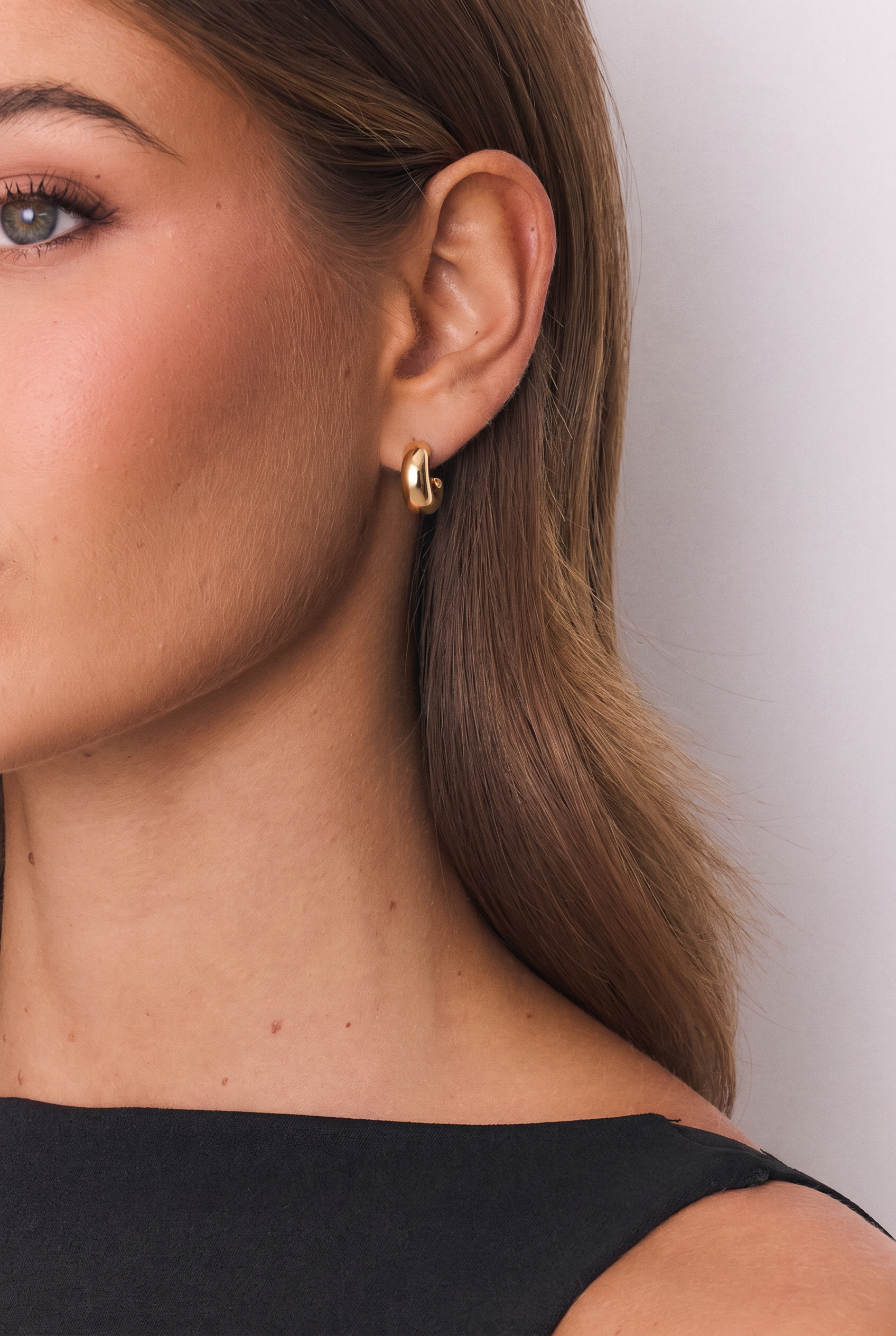 Secret Lover Earrings Gold