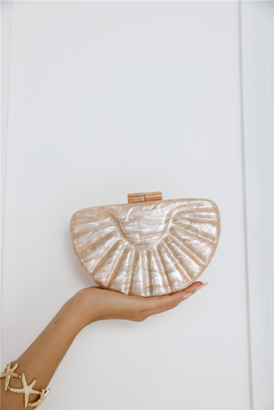 Hello Molly Malibu Side Clutch Beige